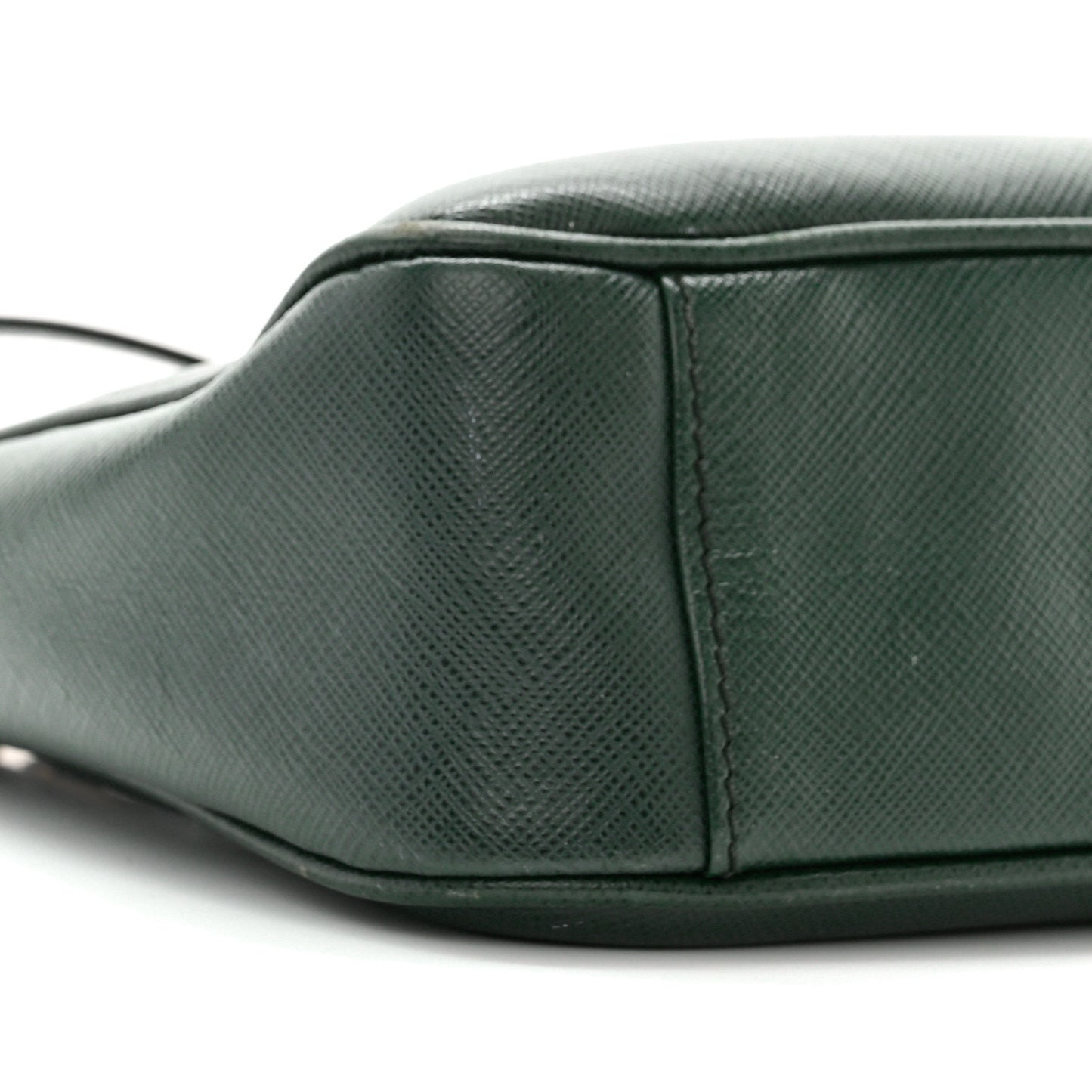 Saffiano Lux Re-Edition 2005 Shoulder Bag Smeraldo