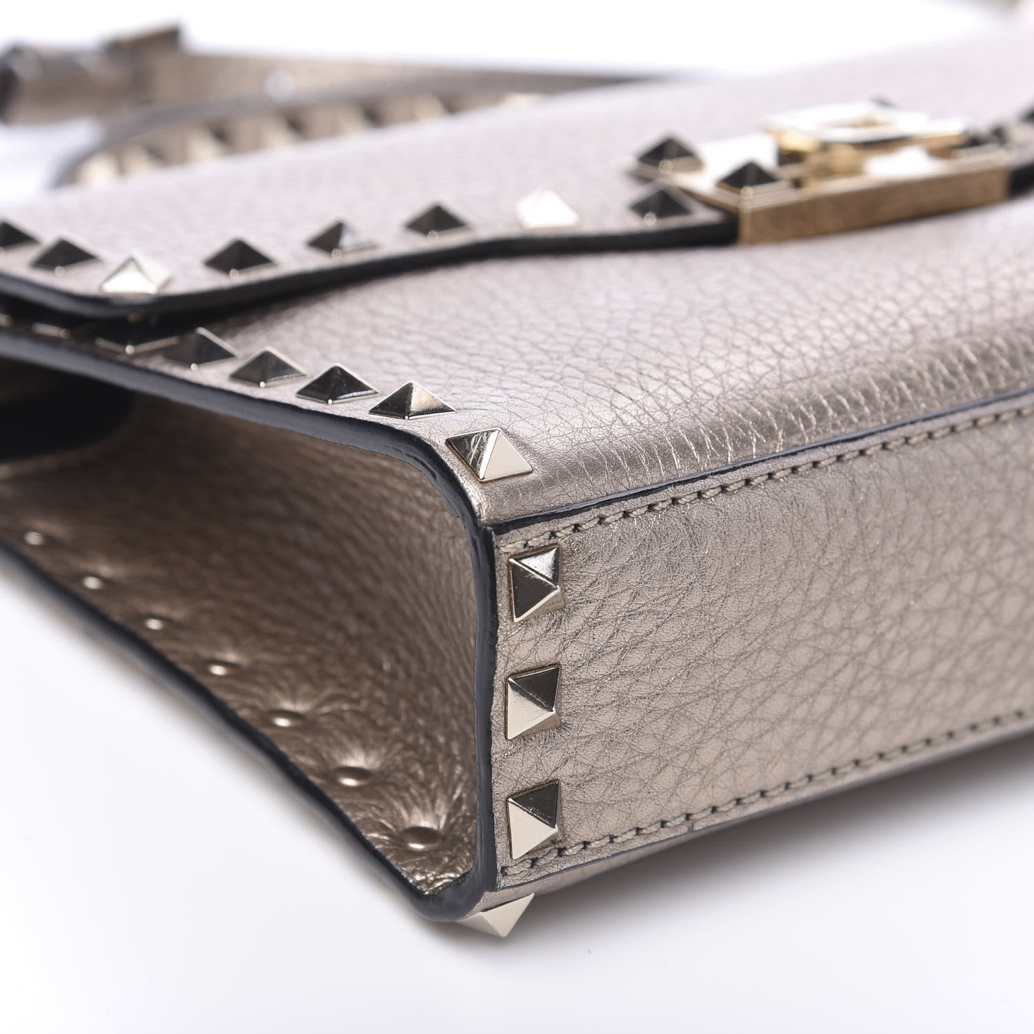 Valentino Garavani Metallic Pebbled Calfskin Medium Rockstud Flip Lock Crossbody Bag Skin 7 of 9