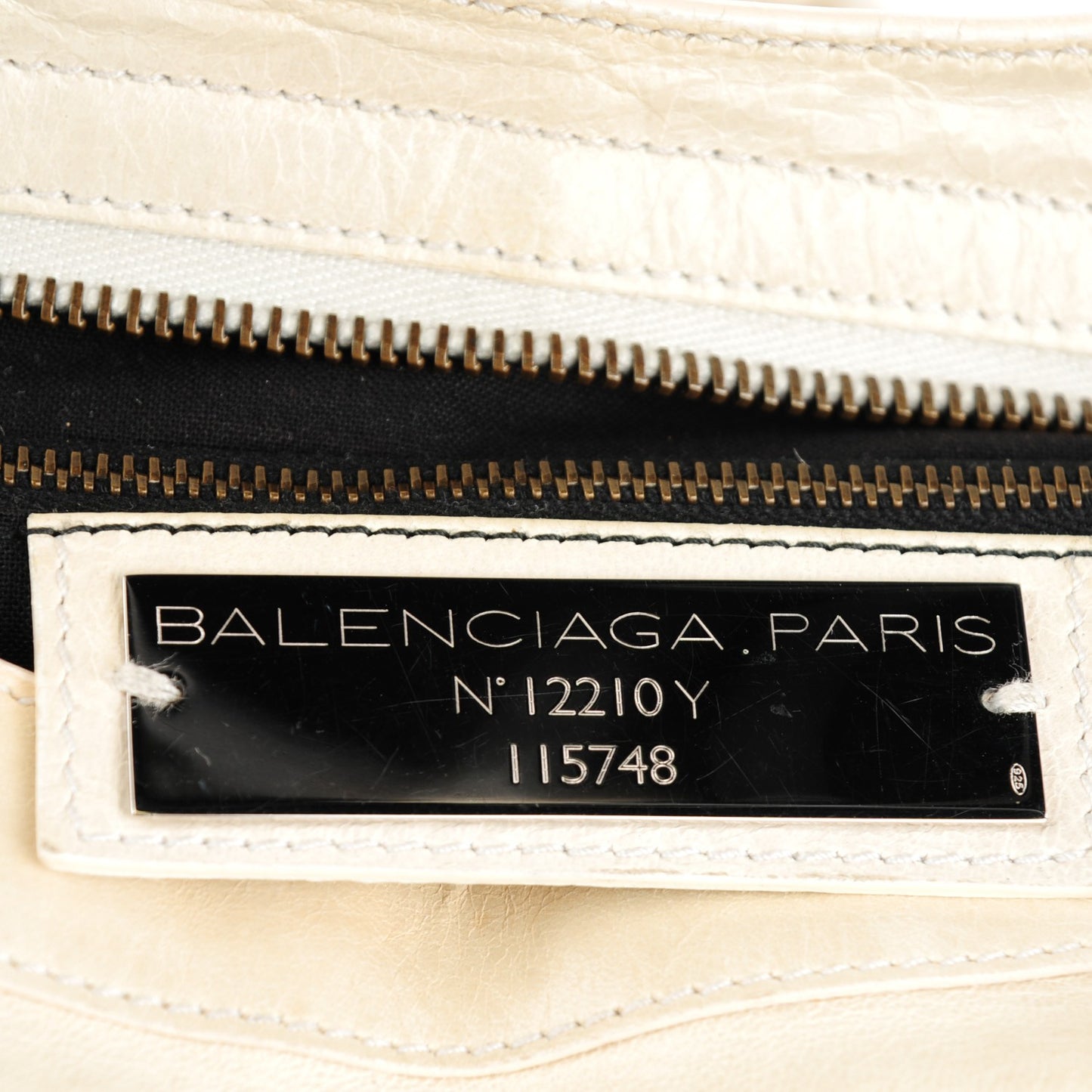 Chevre Classic Hardware City White