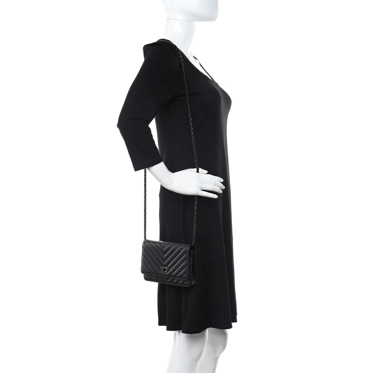 Chevron Reissue Wallet On Chain WOC So Black