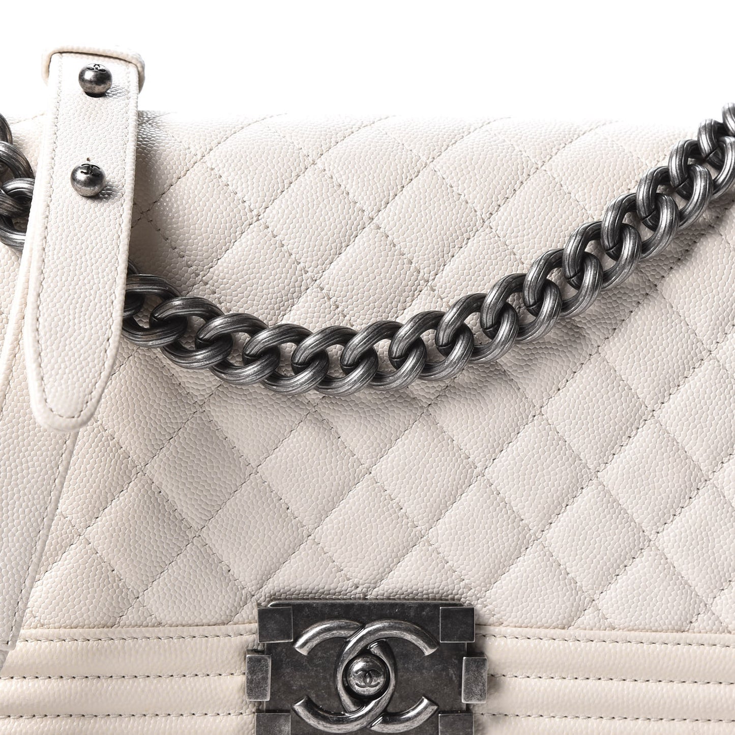 Caviar Quilted Medium Boy Flap Ivory