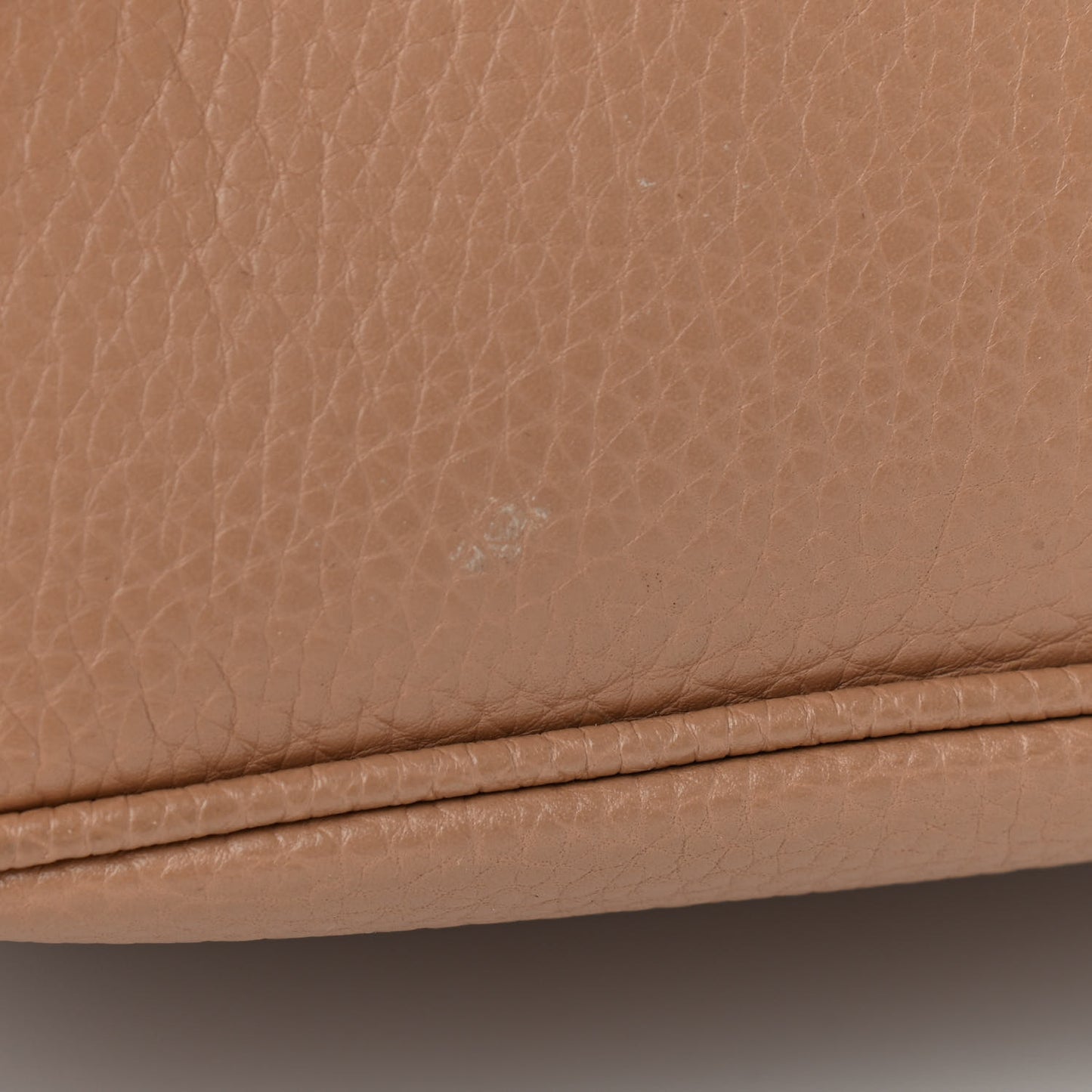 Pebbled Calfskin Small Soho Disco Bag Camelia