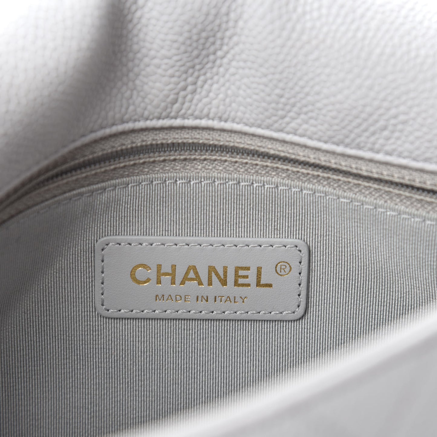 Caviar Quilted City Walk Flap Light Grey
