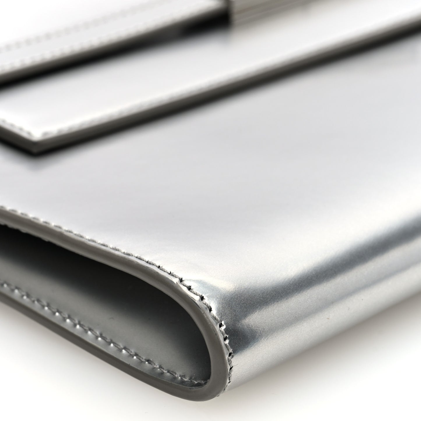 Metallic Calfskin Manhattan Chain Clutch Metal Argento