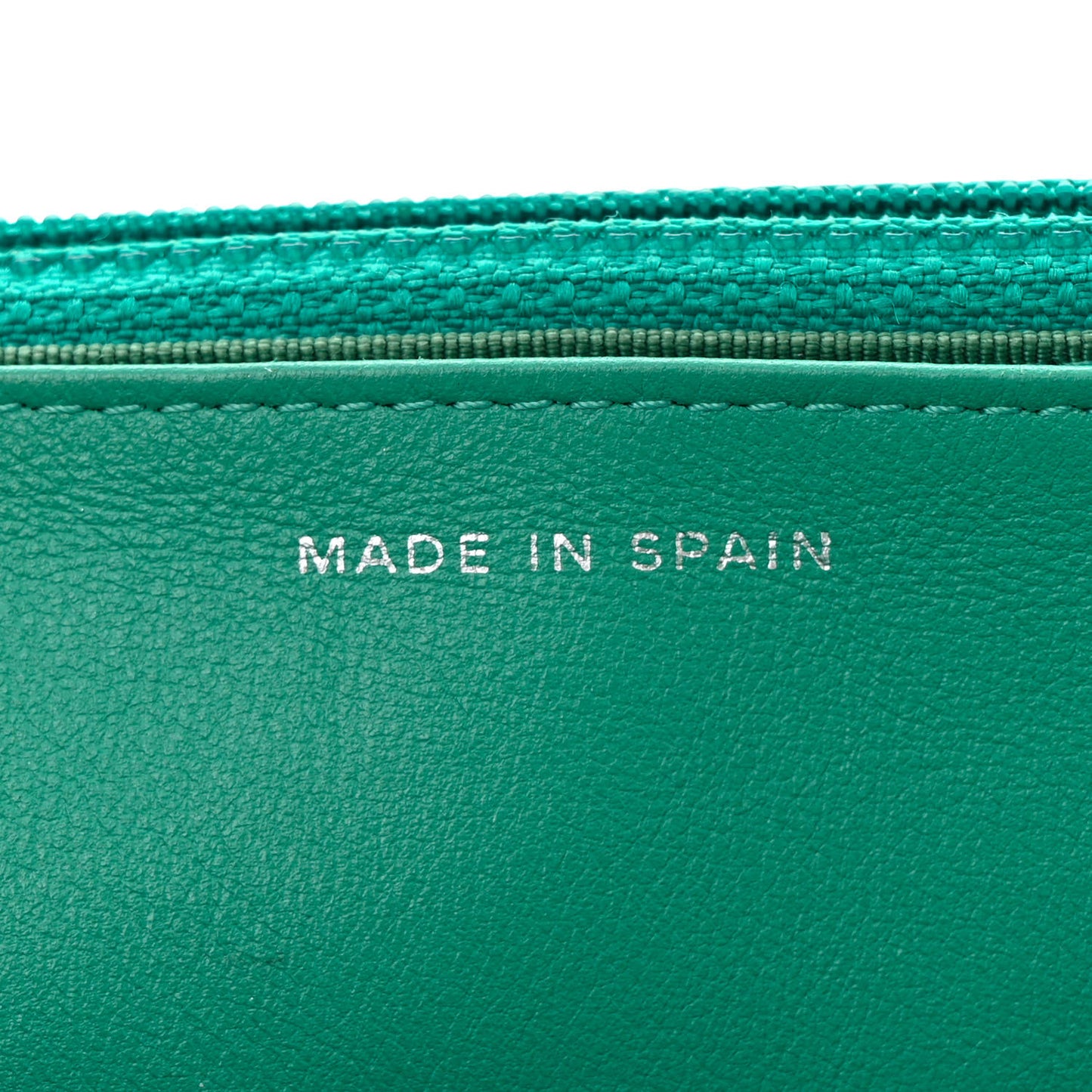 Patent Quilted Wallet On Chain WOC Green