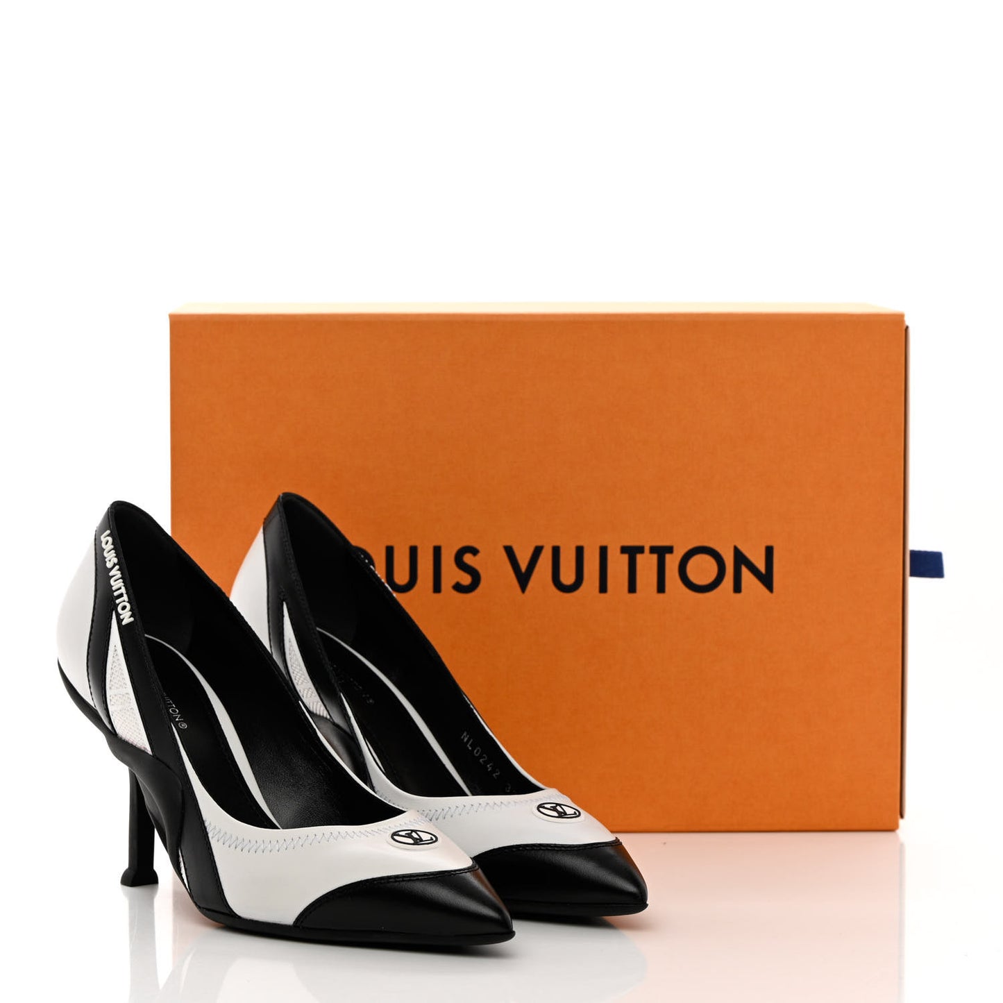 Lambskin Archlight Pumps 37 Black White