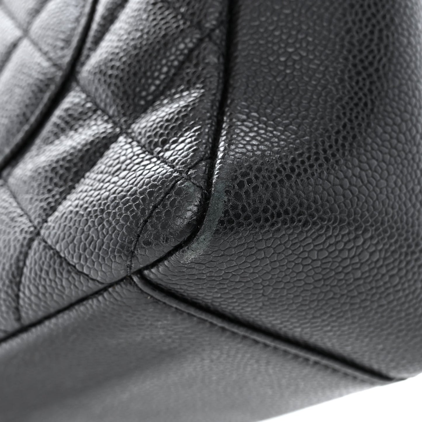 Caviar Quilted Petit Shopping Tote PST Black
