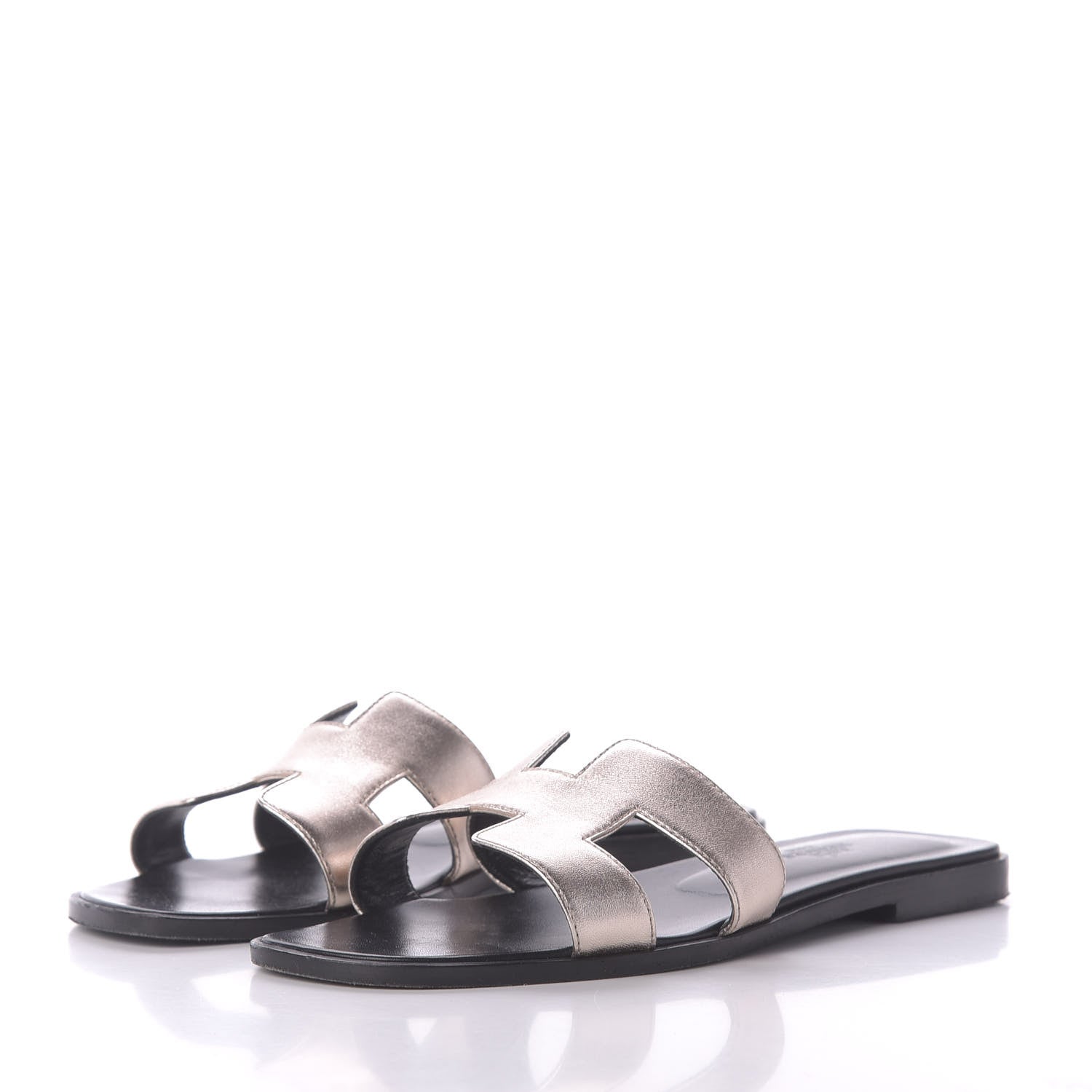 Hermes Metallic Nappa Oran Sandals 37.5 Or Vieilli 3 of 10