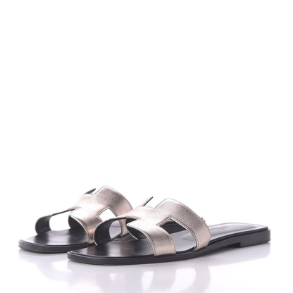 Hermes Metallic Nappa Oran Sandals 37.5 Or Vieilli 3 of 10