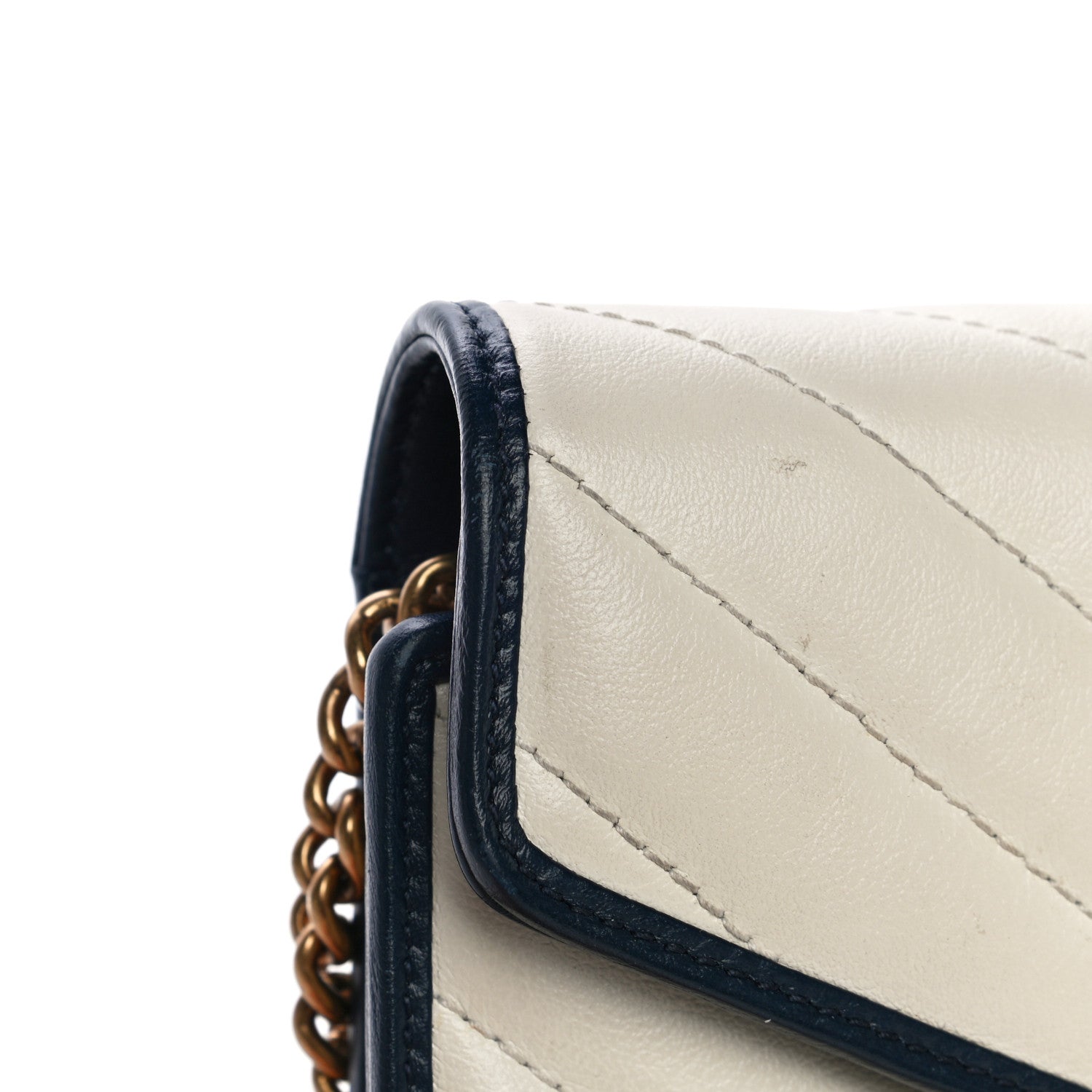 Gucci Vintage Effect Calfskin Matelasse Diagonal Torchon GG Marmont Chain Wallet Mystic White Blue Agata 19 of 21