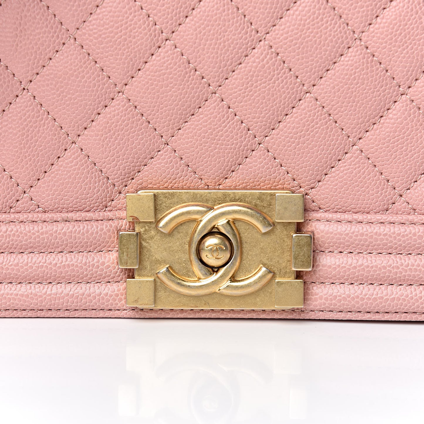 Caviar Quilted Medium Boy Flap Light Pink