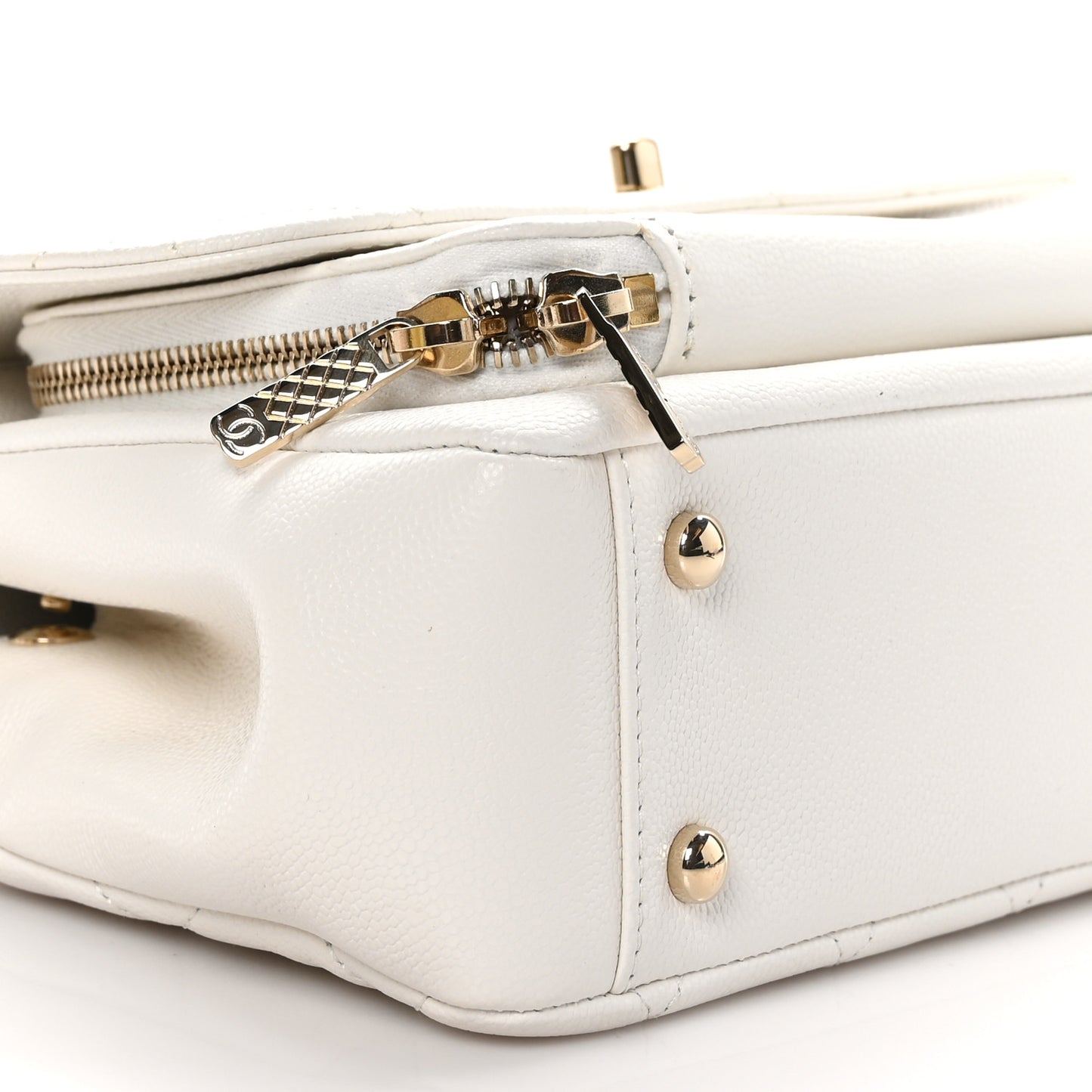 Caviar Quilted Medium Business Affinity Flap White