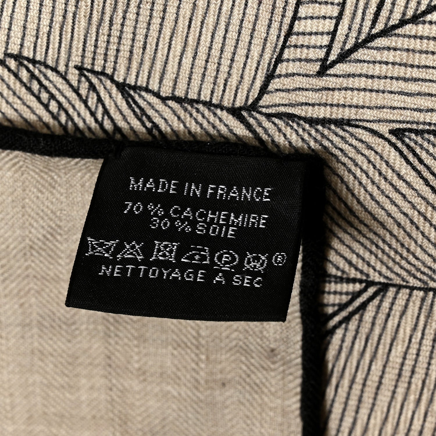 Hermes Cashmere Silk Plumes En Fete Shawl 140 Naturel Black 5 of 5