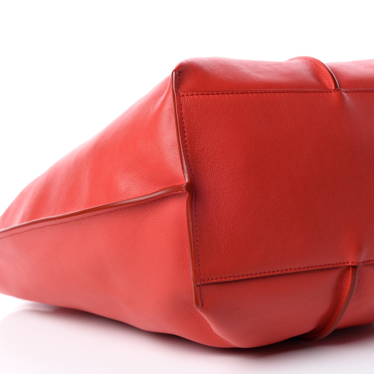 Smooth Calfskin Medium Vick Tote Plaid Red