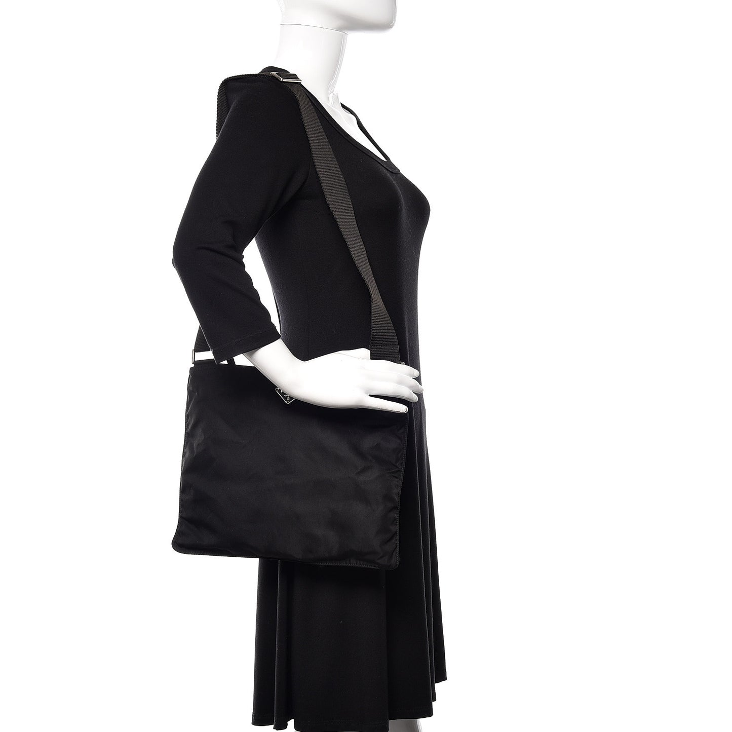 Nylon Flat Messenger Bag Black