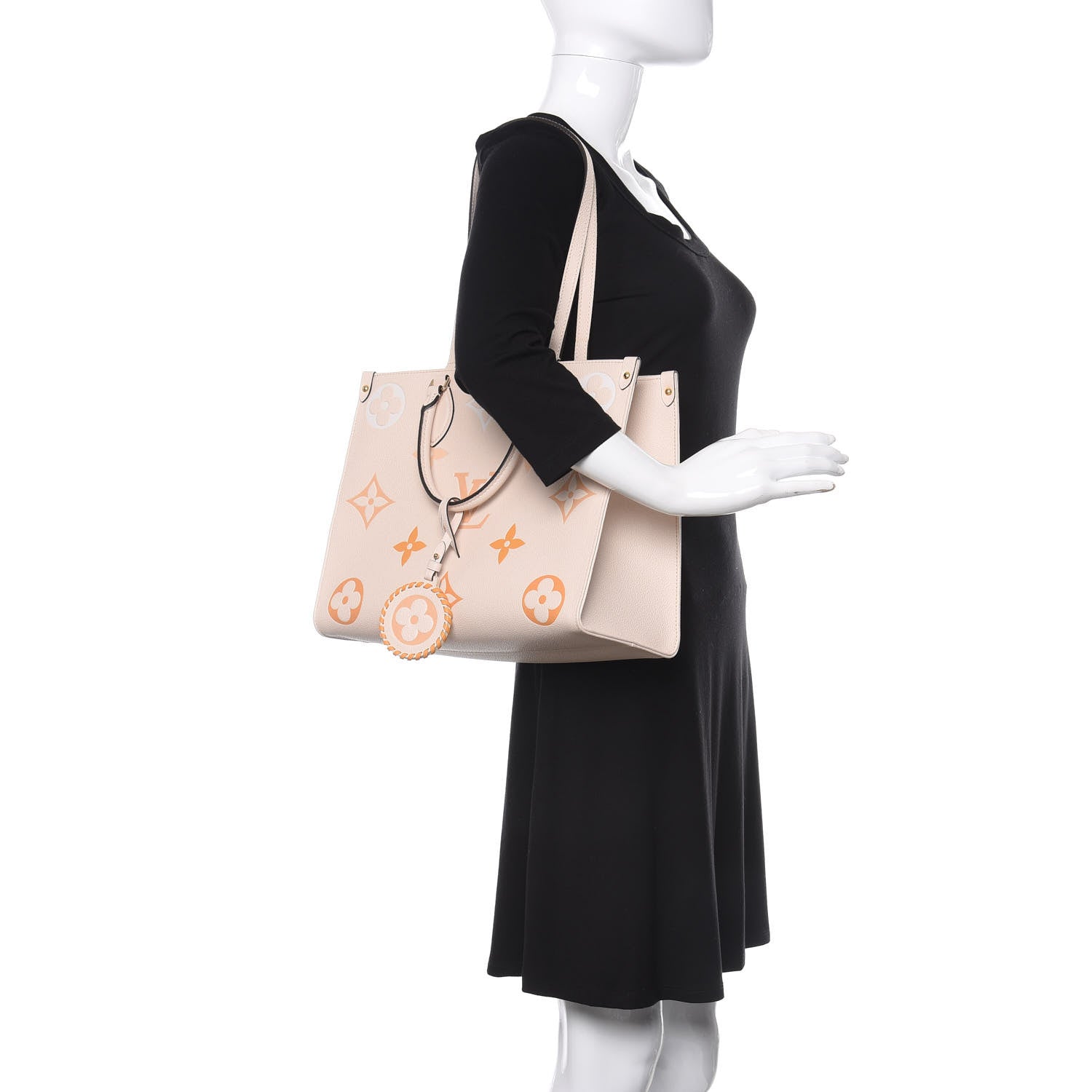 Louis Vuitton Empreinte Monogram Giant By The Pool Onthego MM Cream Saffron 2 of 11