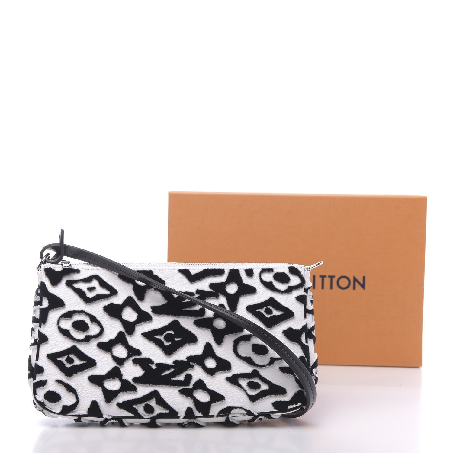 Louis Vuitton X UF Tufted Monogram Pochette Accessories White Black 10 of 10