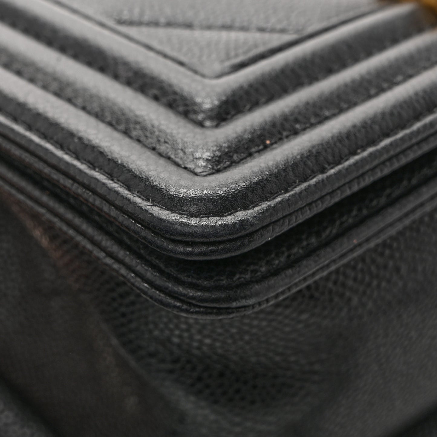Caviar Chevron Quilted Small Boy Flap Black