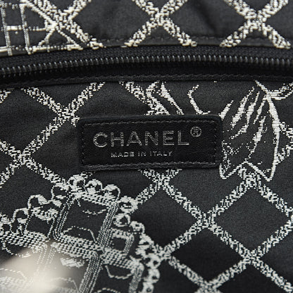 Chanel Calfskin Large Essential 31 Rue Cambon Tote White Black 6 of 26