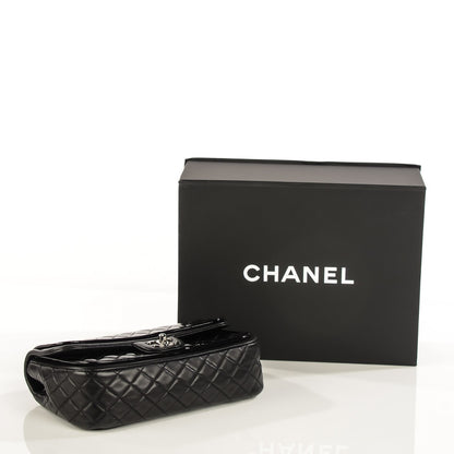 Chanel Lambskin Patent Quilted CC Twist Flap Black 4 of 8