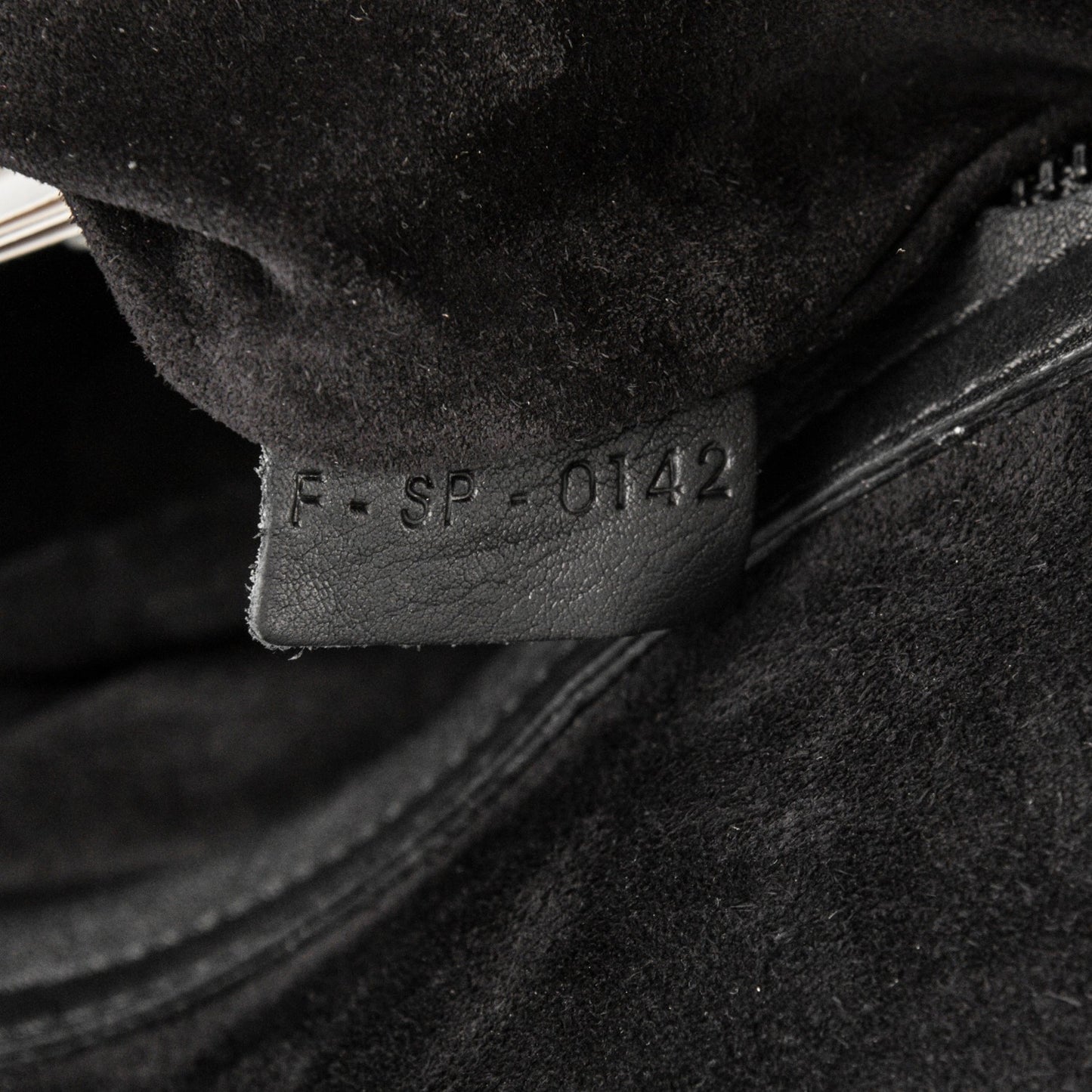 Grained Calfskin Medium Phantom Luggage Black