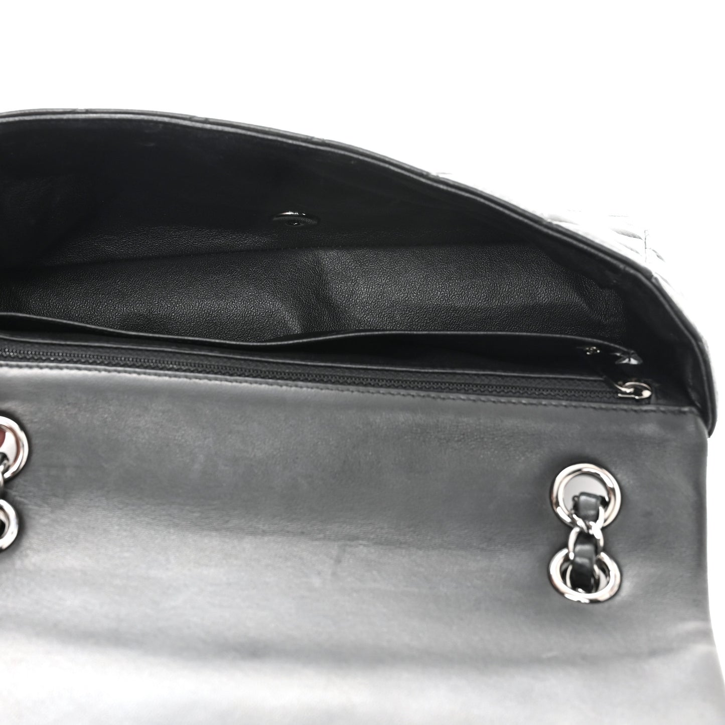 Lambskin Quilting Enchained Medium Flap Black