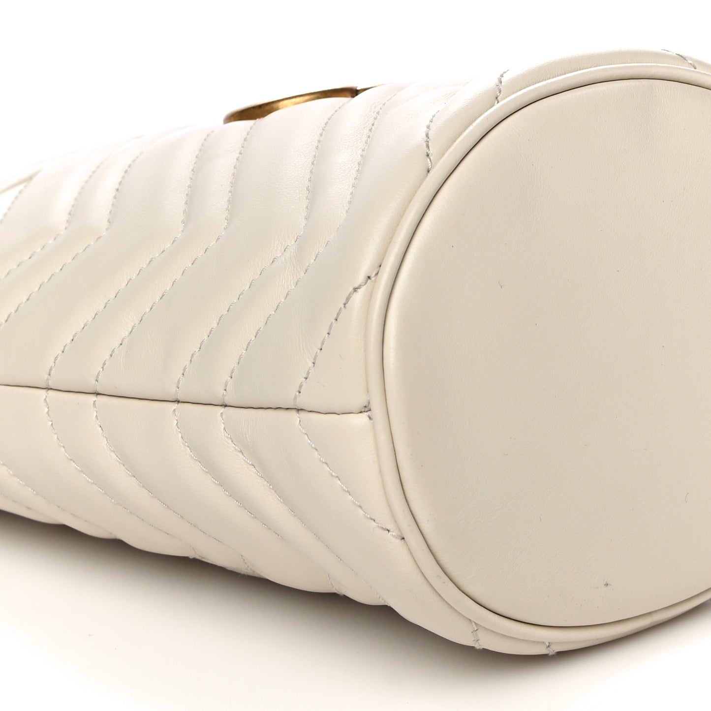 Calfskin Matelasse Mini GG Marmont 2.0 Bucket Bag White