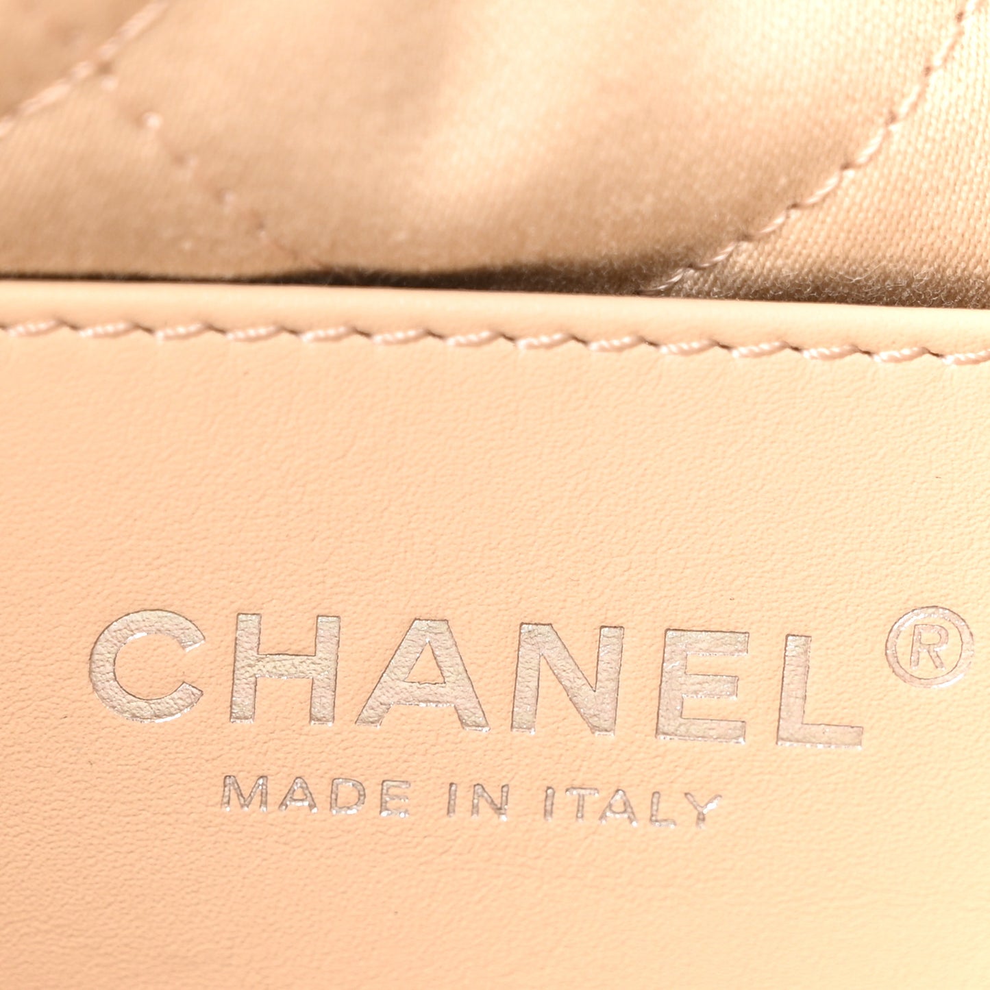 Shiny Calfskin Quilted Rainbow Mini Chanel 22 White