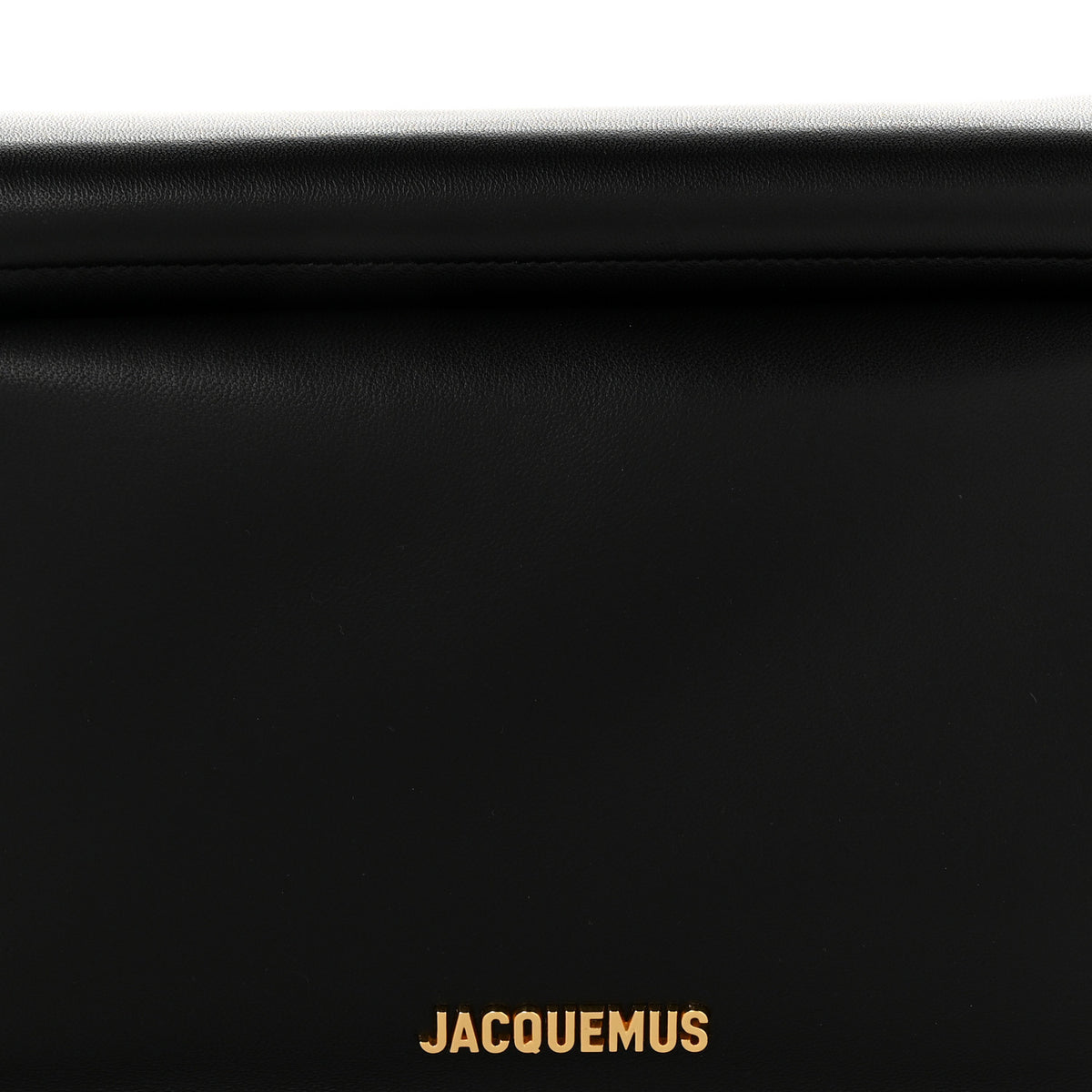 Smooth Calfskin La Pochette Rond Carre Black