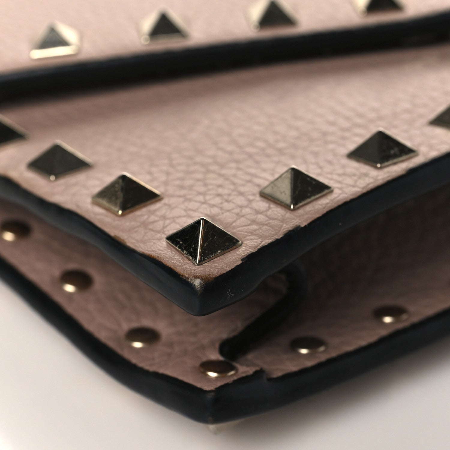 Valentino Garavani Pebbled Calfskin Rockstud Envelope Wallet on Chain Poudre 7 of 10