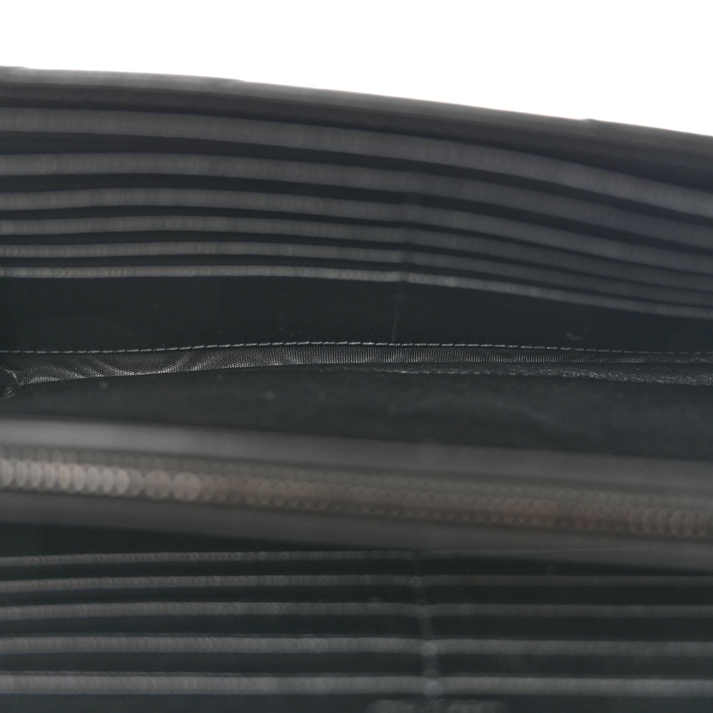 Grain De Poudre Matelasse Chevron Monogram Monochrome Chain Wallet Black