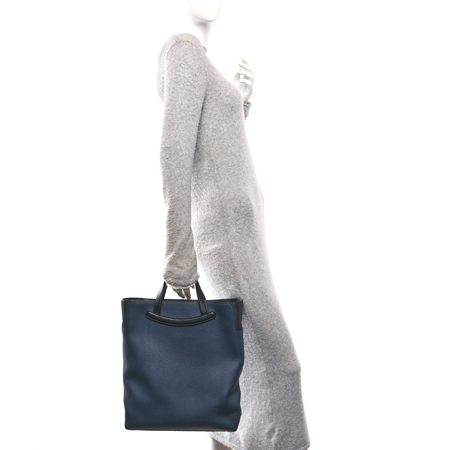 Taurillon Soft Magritte Tote Navy Black