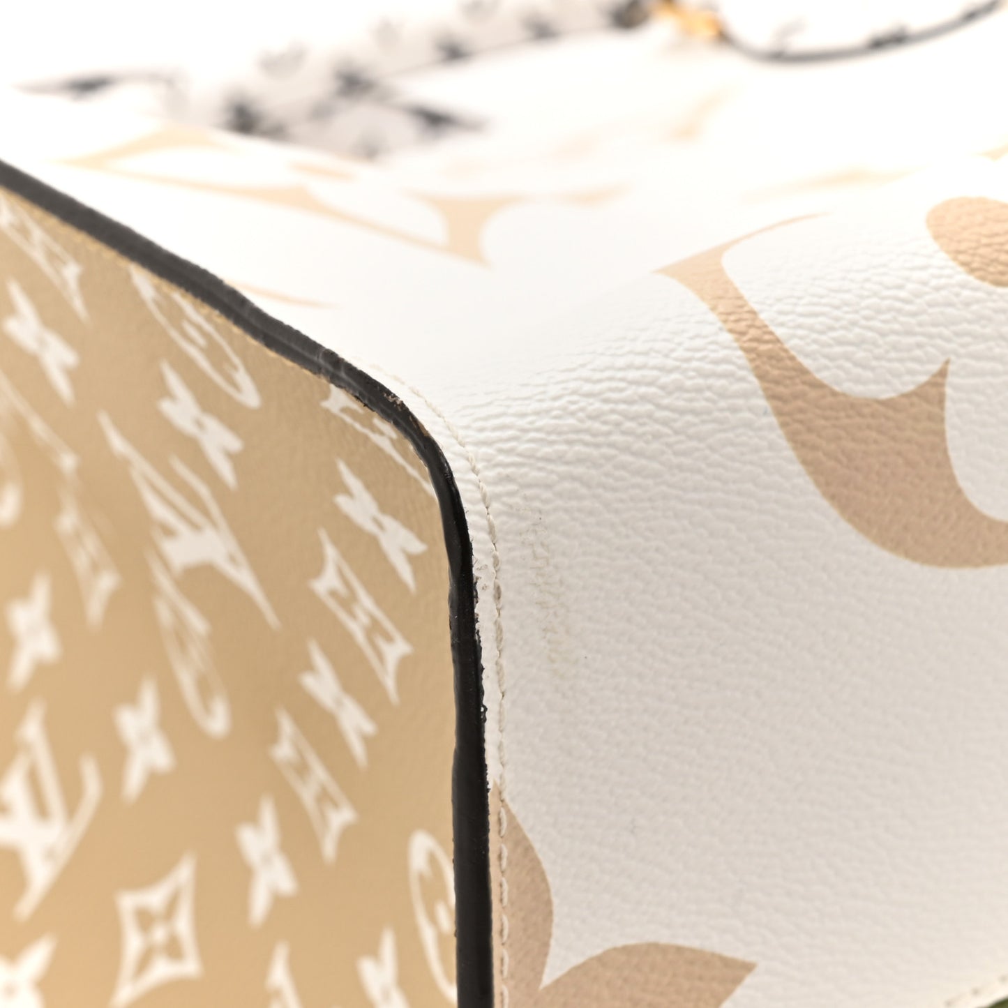 Monogram Giant Onthego GM Kaki Beige