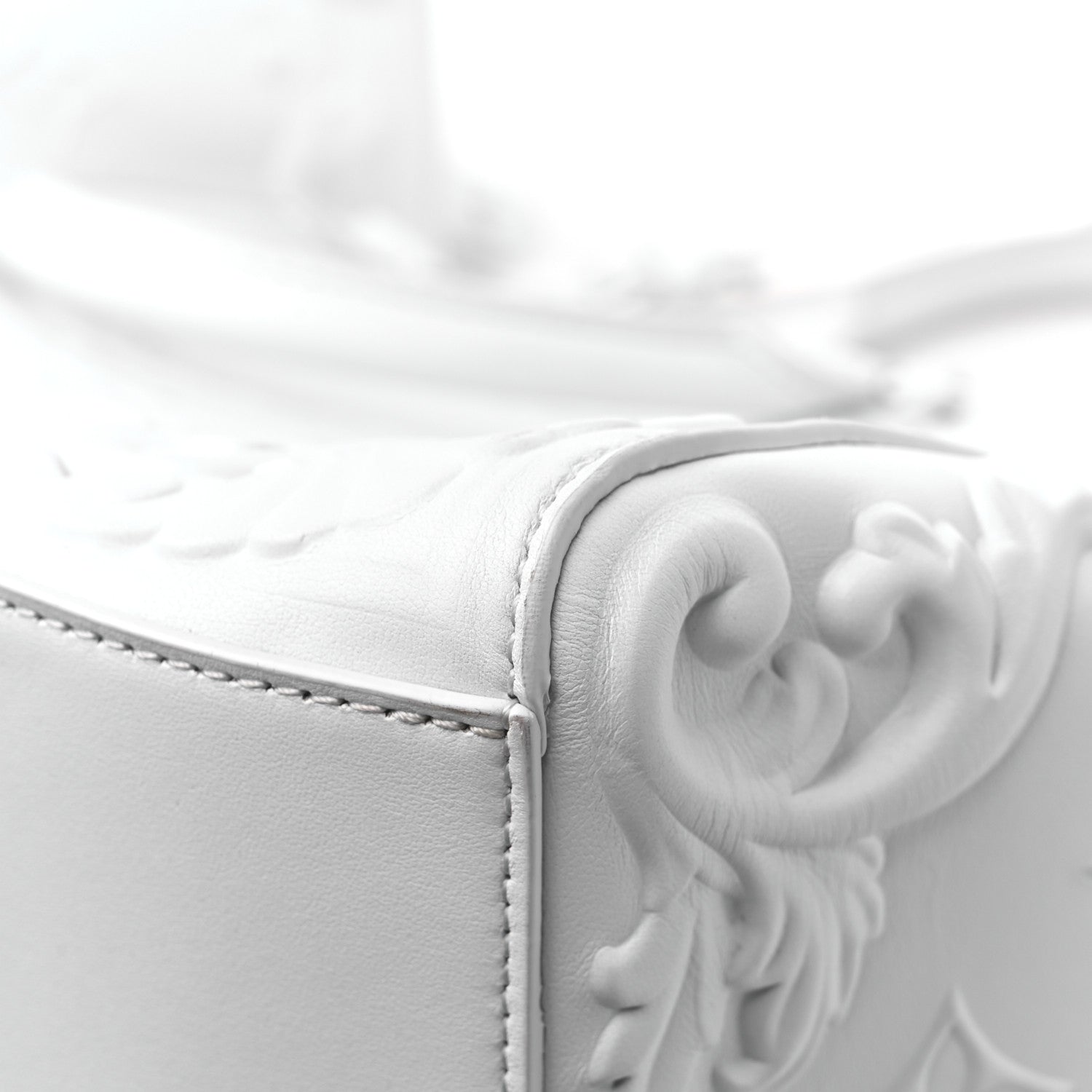 Louis Vuitton Calfskin LV Ornament Sac Plat 24H Optic White 10 of 10