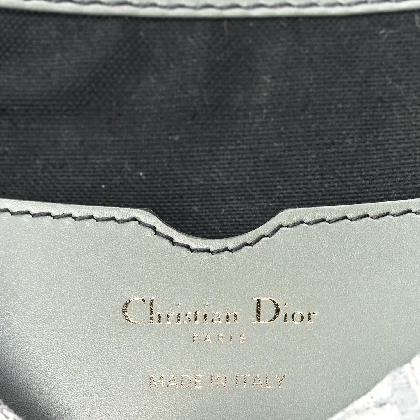 Oblique Medium Bobby Flap Gray