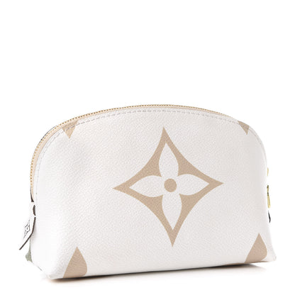 Louis Vuitton Monogram Giant Cosmetic Pouch Kaki 2 of 9