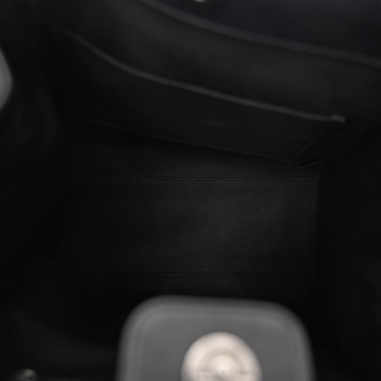 Caviar Quilted Medium CC Bucket Bag Black