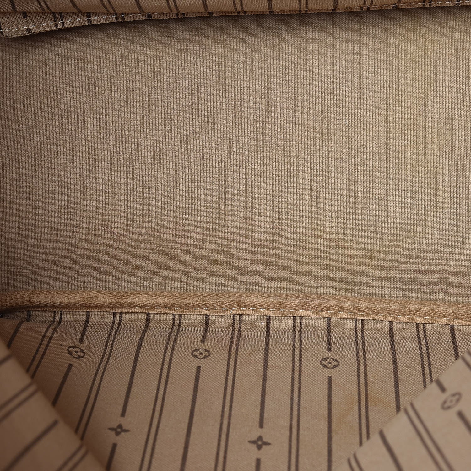 Louis Vuitton Monogram Neverfull MM 10 of 15