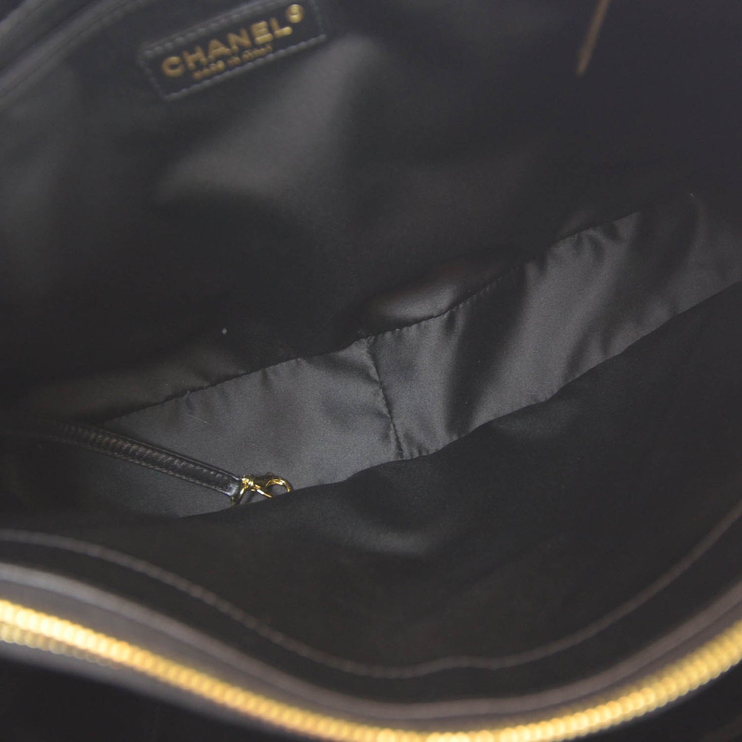 Caviar Grand Shopping Tote GST Black