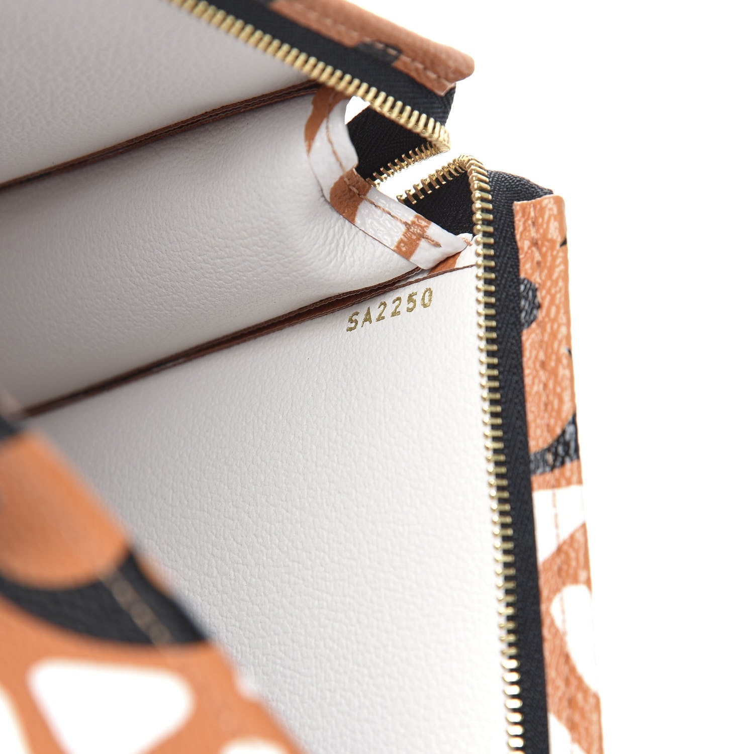Louis Vuitton Monogram Giant Crafty Pochette Toiletry 26 Creme Caramel 6 of 9