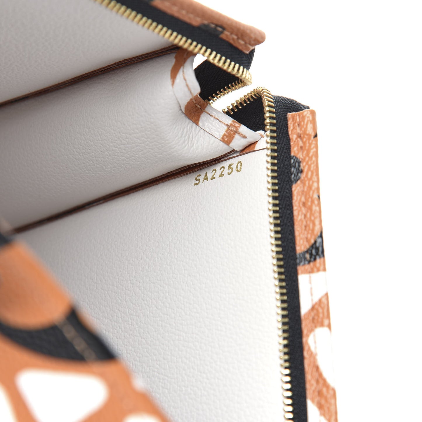Monogram Giant Crafty Pochette Toiletry 26 Creme Caramel