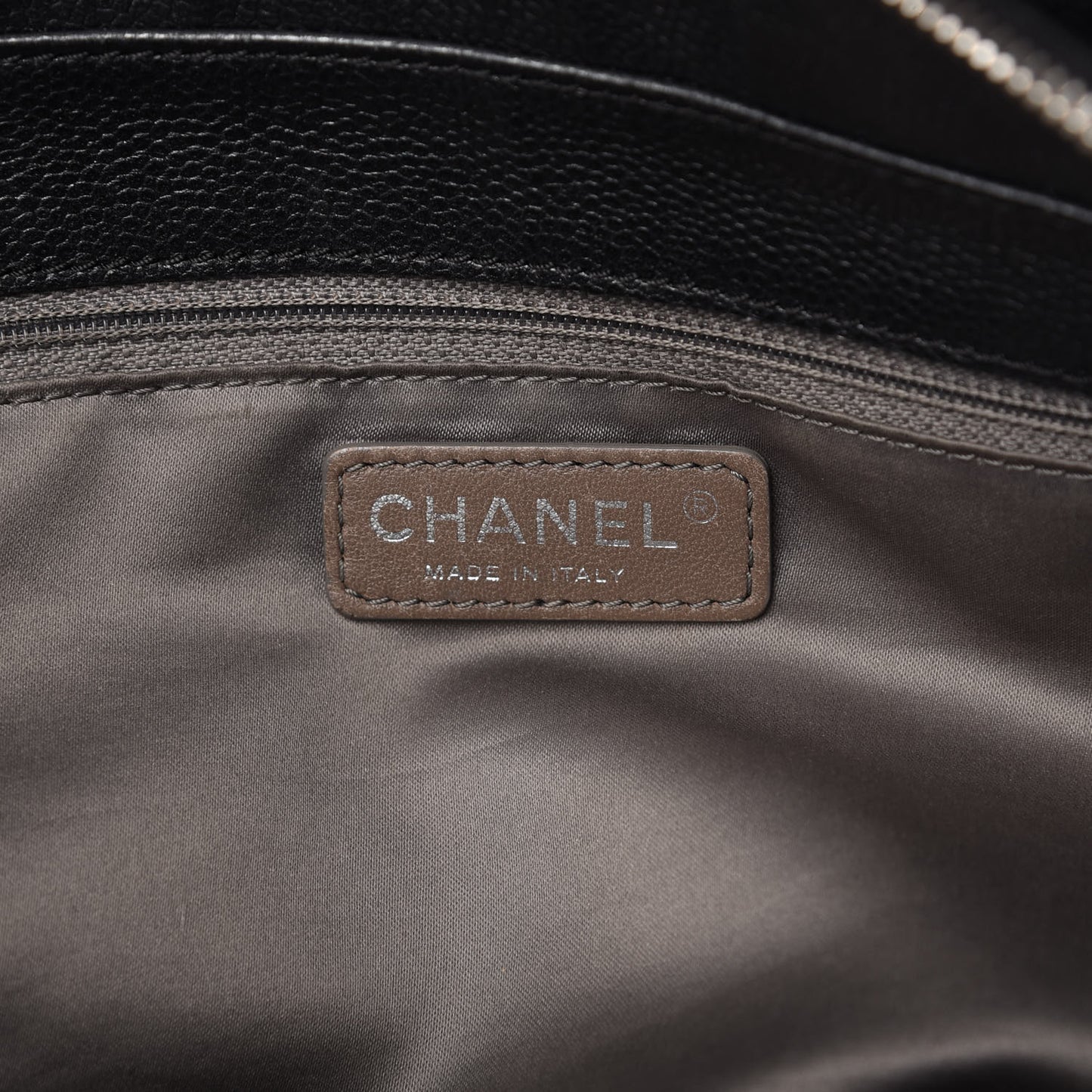Caviar 31 CC Shoulder Bag Black