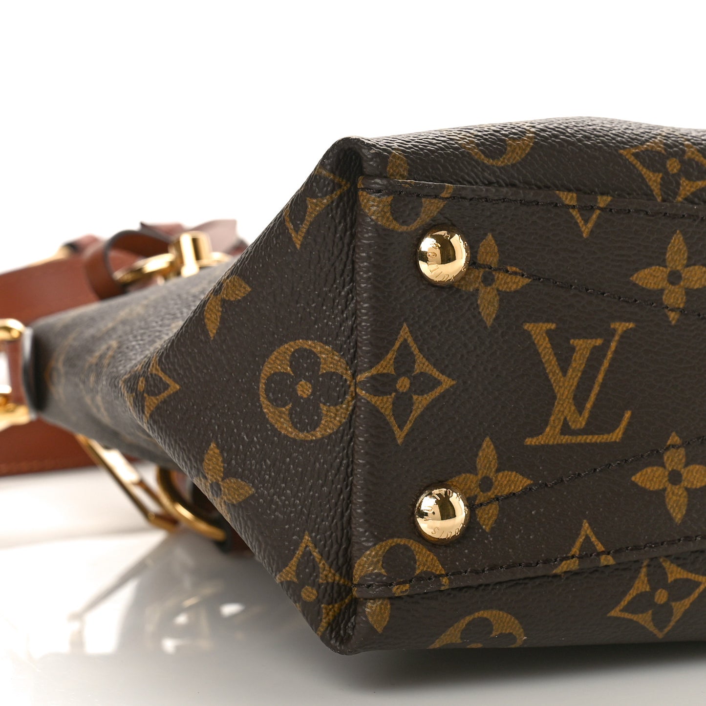 Monogram V Tote BB Crème
