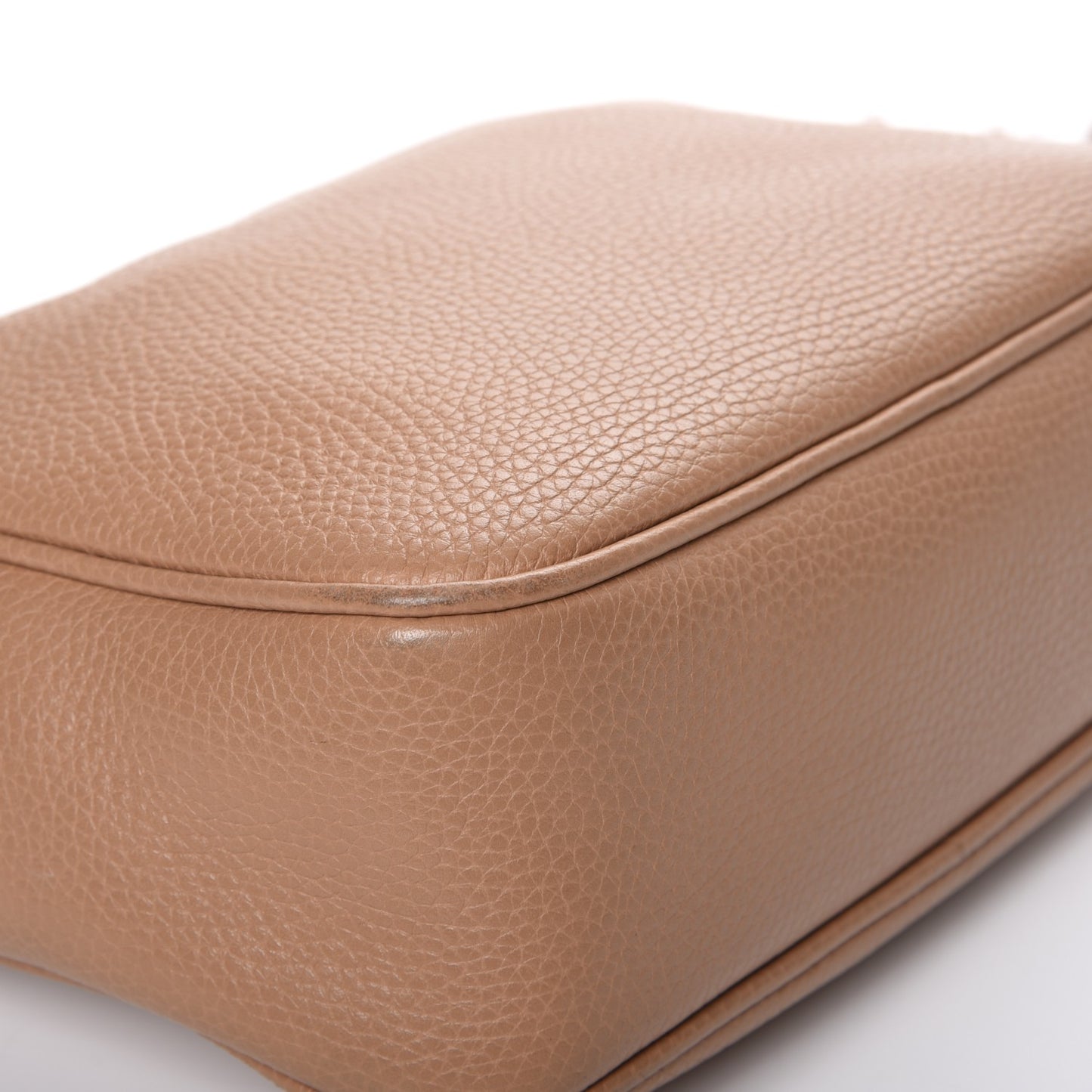 Pebbled Calfskin Small Soho Disco Bag Camelia
