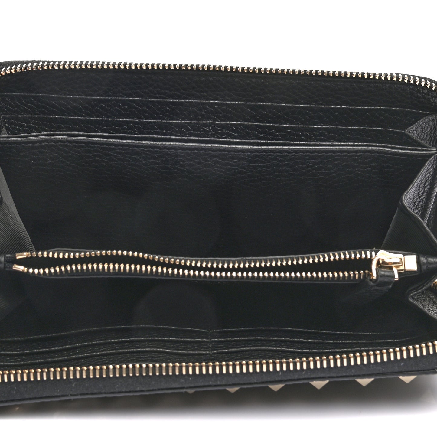 Pebbled Calfskin Rockstud Zip Around Wallet Black