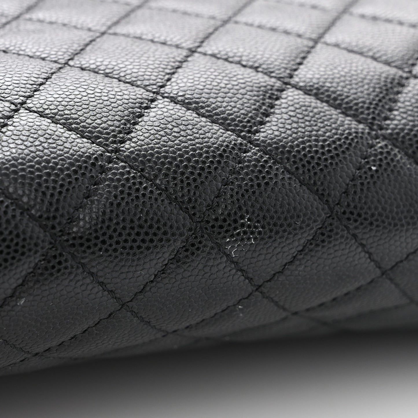 Caviar Quilted Medium Boy Flap Black