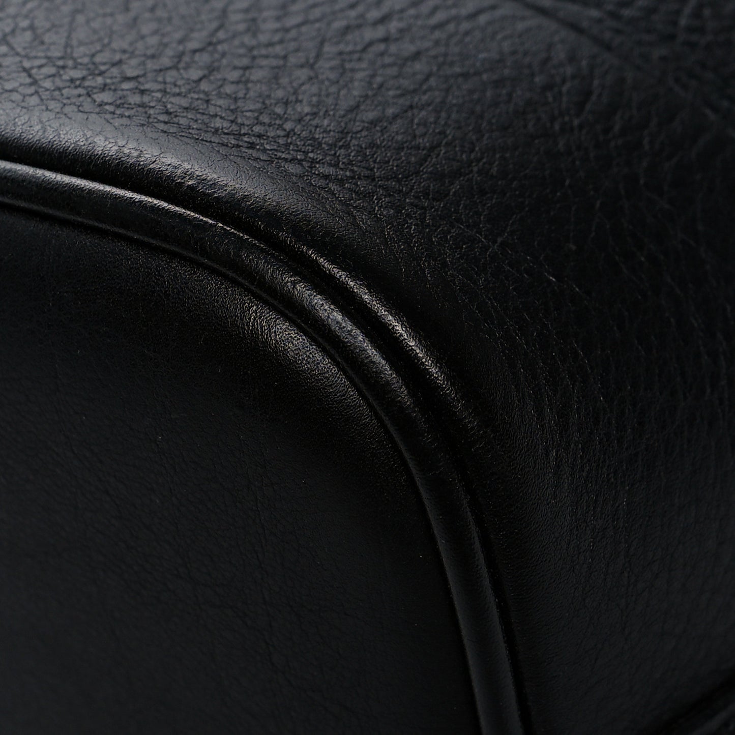 Smooth Calfskin NN14 Cuir Nuance GM Black