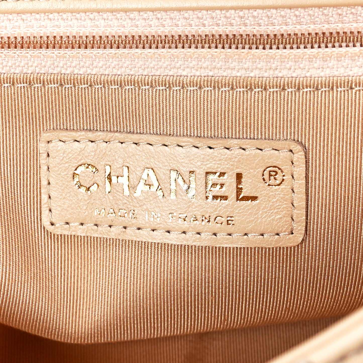 Crumpled Calfskin Medium Chain All Over Flap Beige