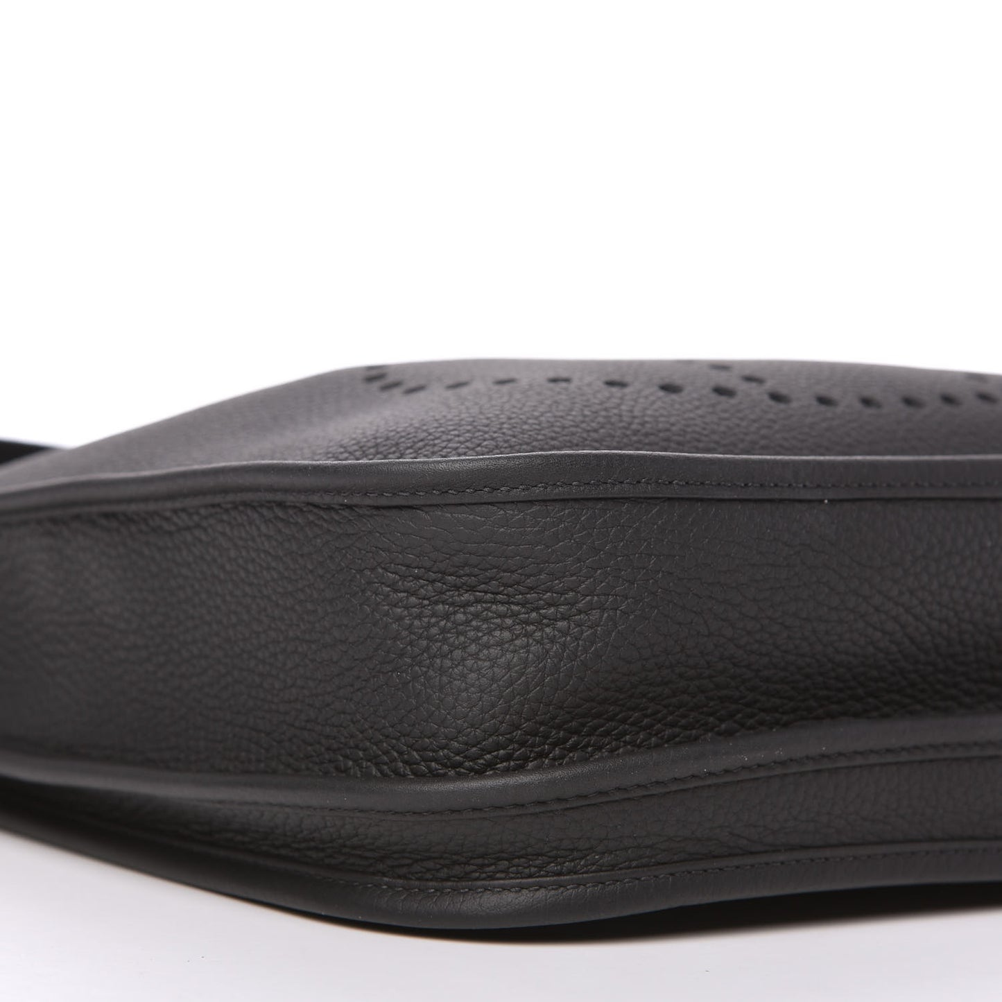 Taurillon Clemence Evelyne III PM Black