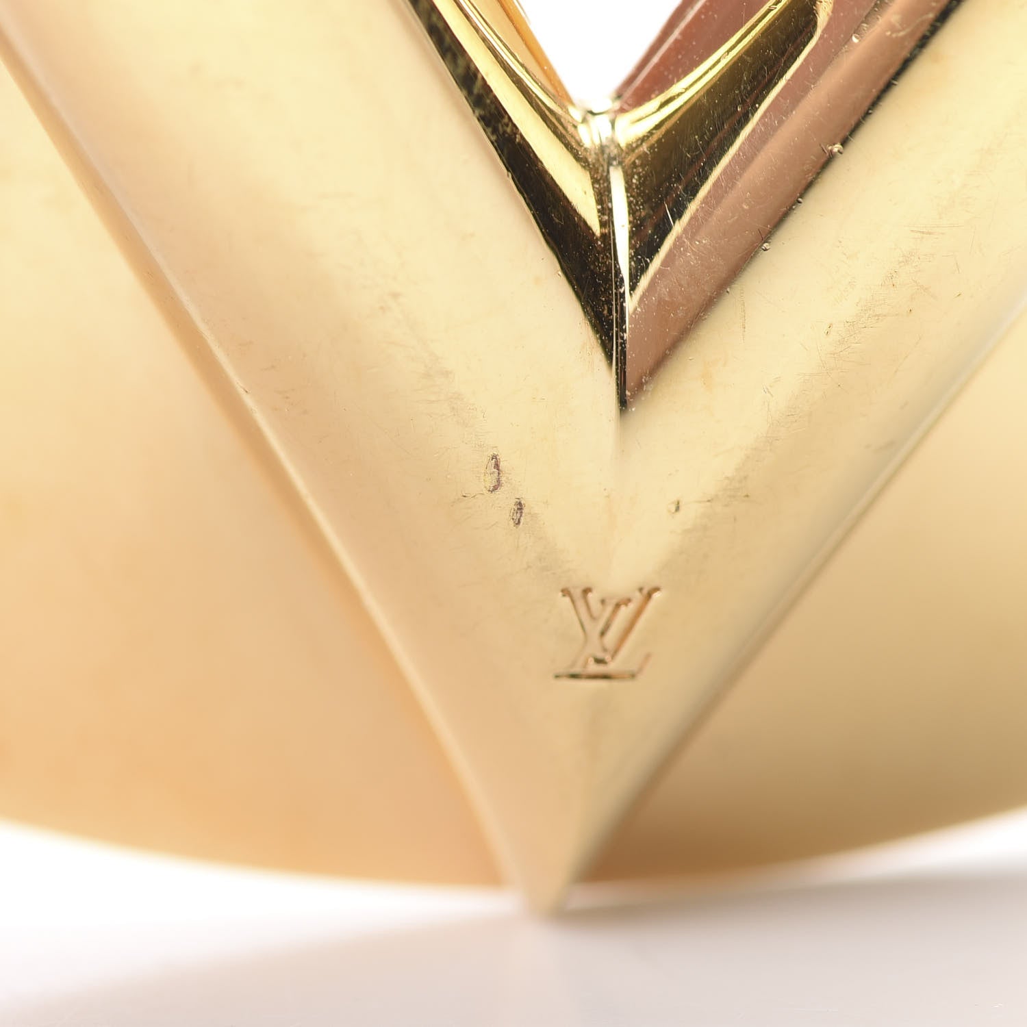Louis Vuitton Essential V Cuff Gold 7 of 7